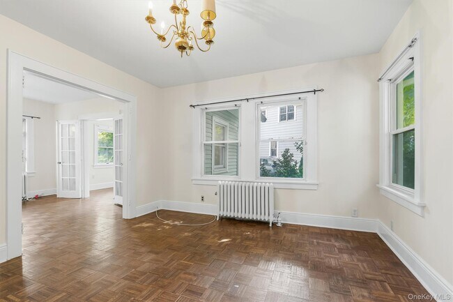 Building Photo - 15 Ferncliff Rd