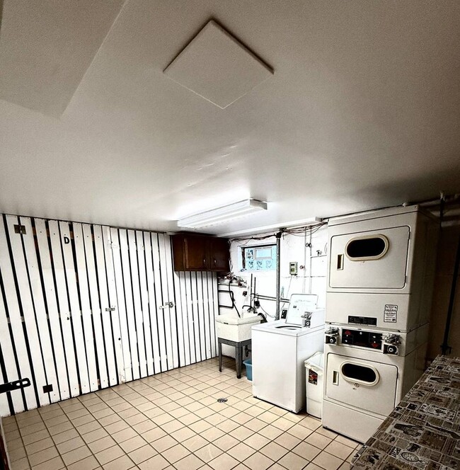Building Photo - 4508 Elm Ave