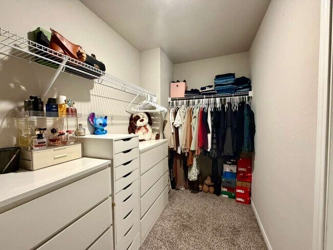 Building Photo - Like-New 4 Bedroom Home in Growing Community – Move-In Ready!