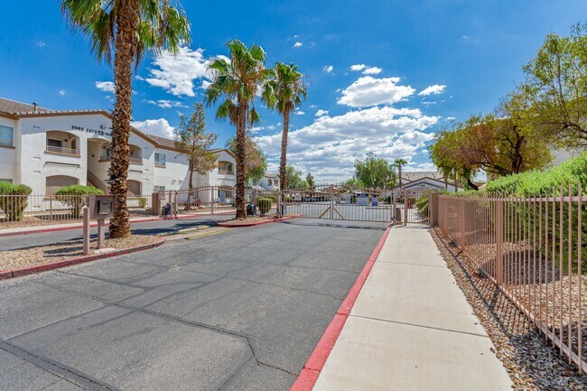 Building Photo - HCVP considered!  SAHARA & SLOAN AREA/ GAT...