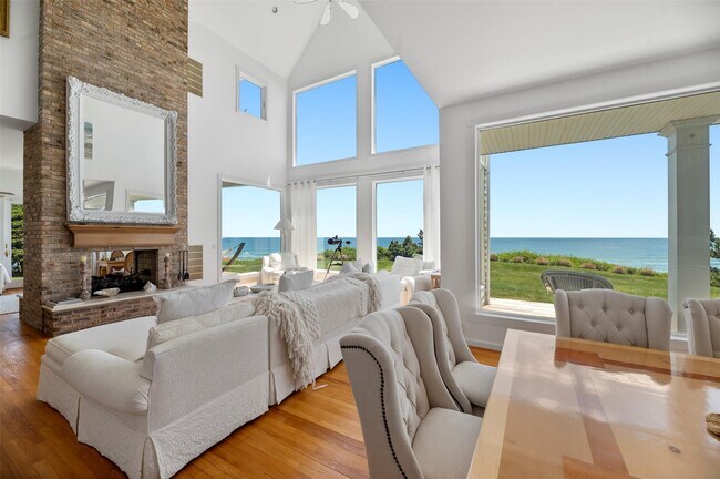 Building Photo - 390 Old Montauk Hwy