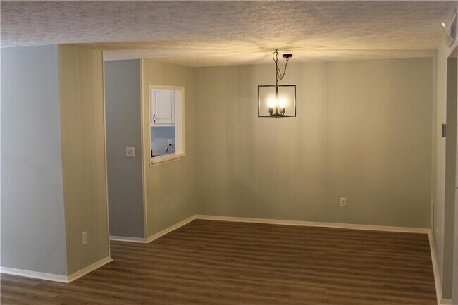 Building Photo - 1508 Wynnes Ridge Cir SE