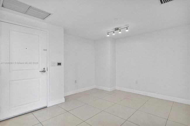 Building Photo - 1250 S Miami Ave