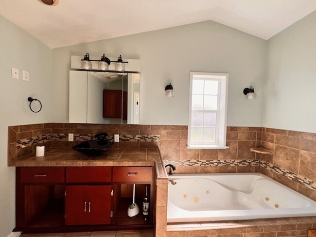 Building Photo - Nice North Bend Home!