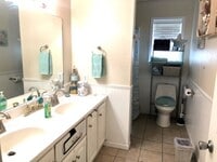 Building Photo - 710 Woodland Dr