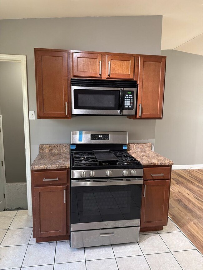 Building Photo - 9723 Portage Dr