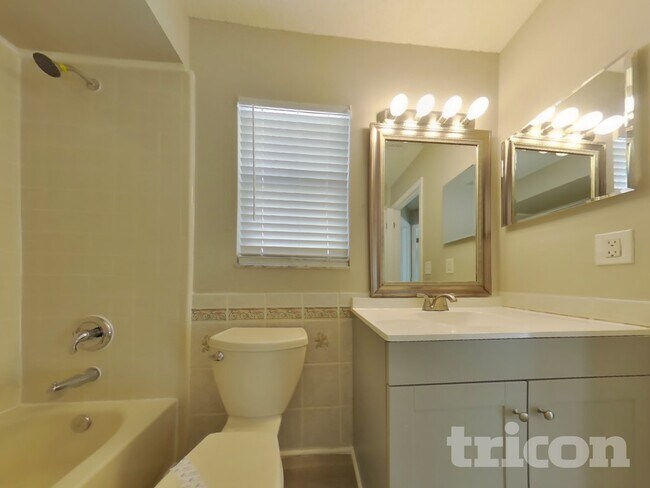 Building Photo - 2942 Mallorn Way