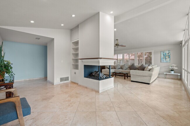 Building Photo - 1342 Skyline Dr