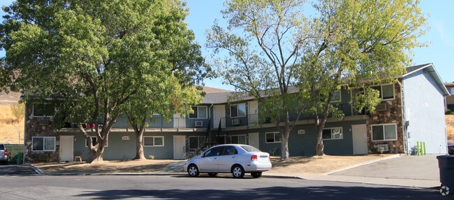Primary Photo - Rocky Hill Apartments