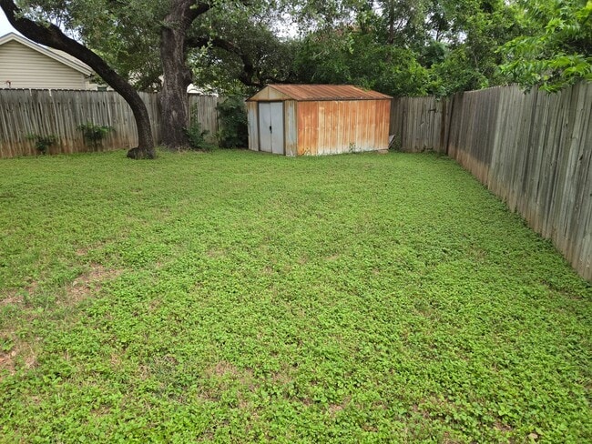 Building Photo - 8716 Clearbrook Trail