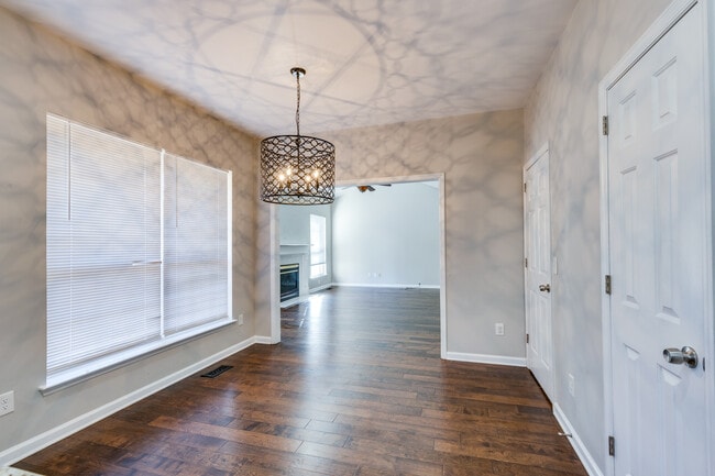 Building Photo - 605 Founders Pointe Blvd