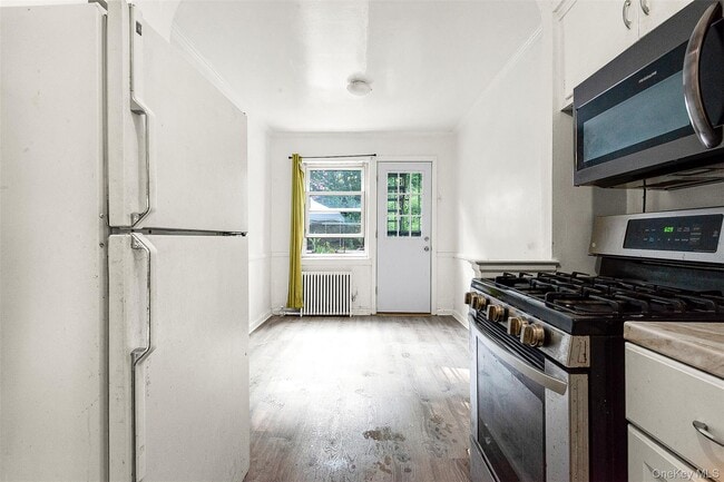Building Photo - 67-12 Selfridge St