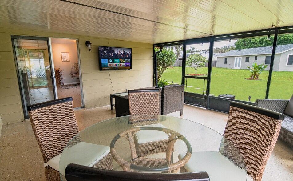 Building Photo - 888 Florida Pky
