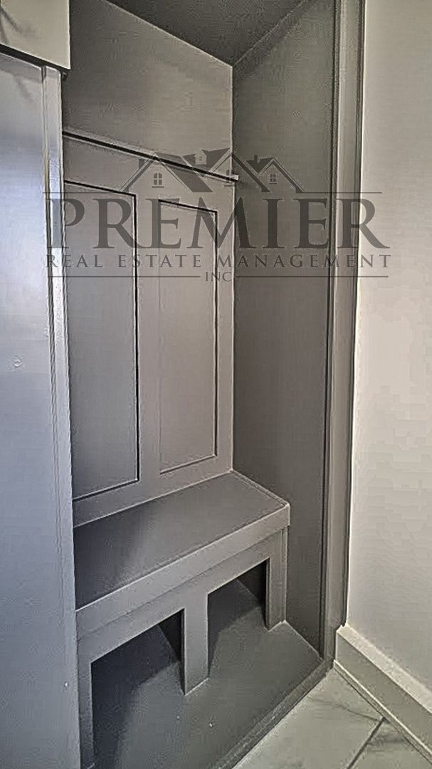 Building Photo - Stunning Remodeled 4 bedroom / 4 bath-2026...