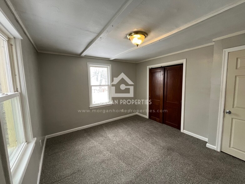 Building Photo - 713 E 31st St