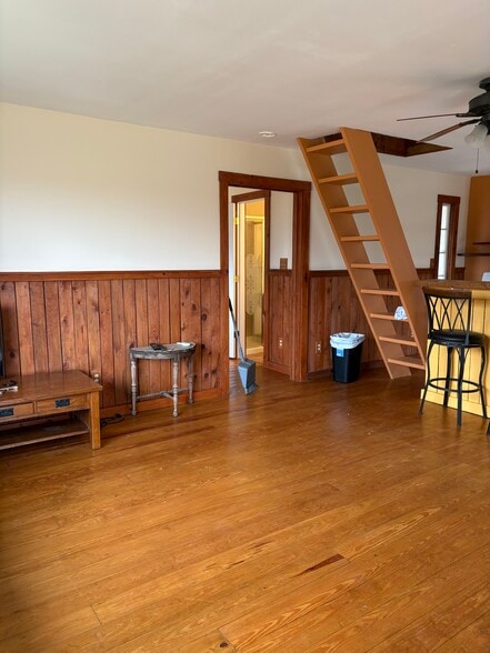 Building Photo - 288 Logan Rd