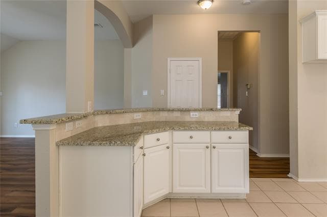 Building Photo - 2617 Zoeller Dr