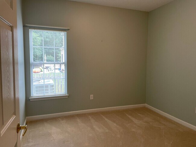 Building Photo - Three Bedroom Ranch Home With Deeded Boat ...