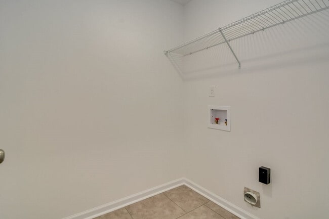 Building Photo - 457 Amesbury Dr
