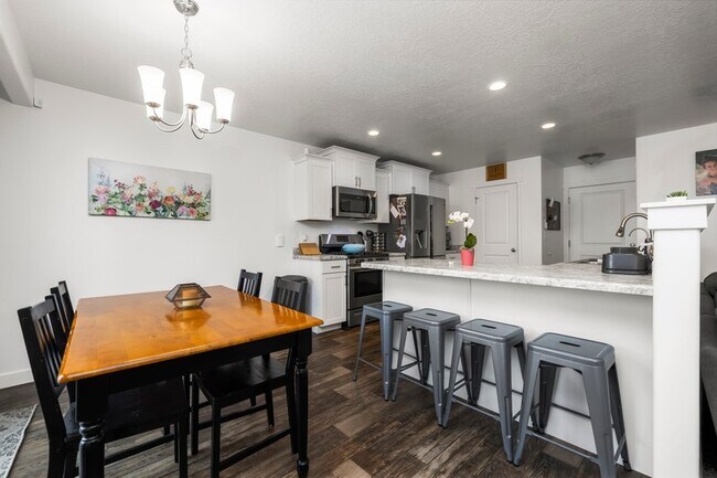 Building Photo - 318 Wren Hill Ln