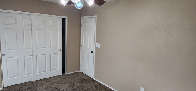 Building Photo - Charming 3 bedroom home with great curb ap...