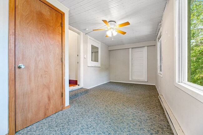 4th bedroom - 520 5th Ave SE