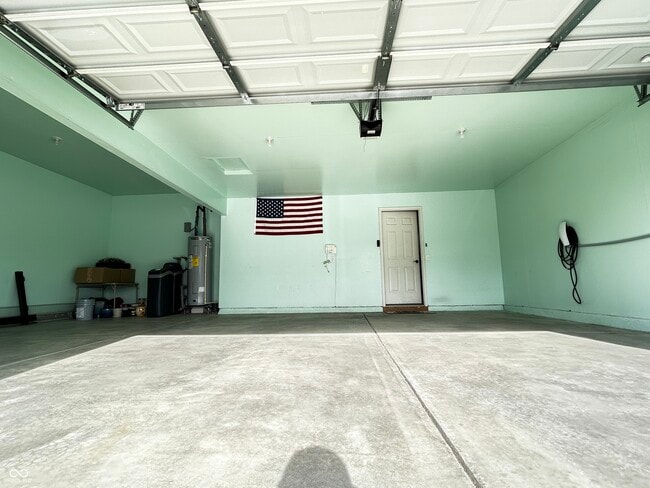 Building Photo - 12588 Hideout Dr