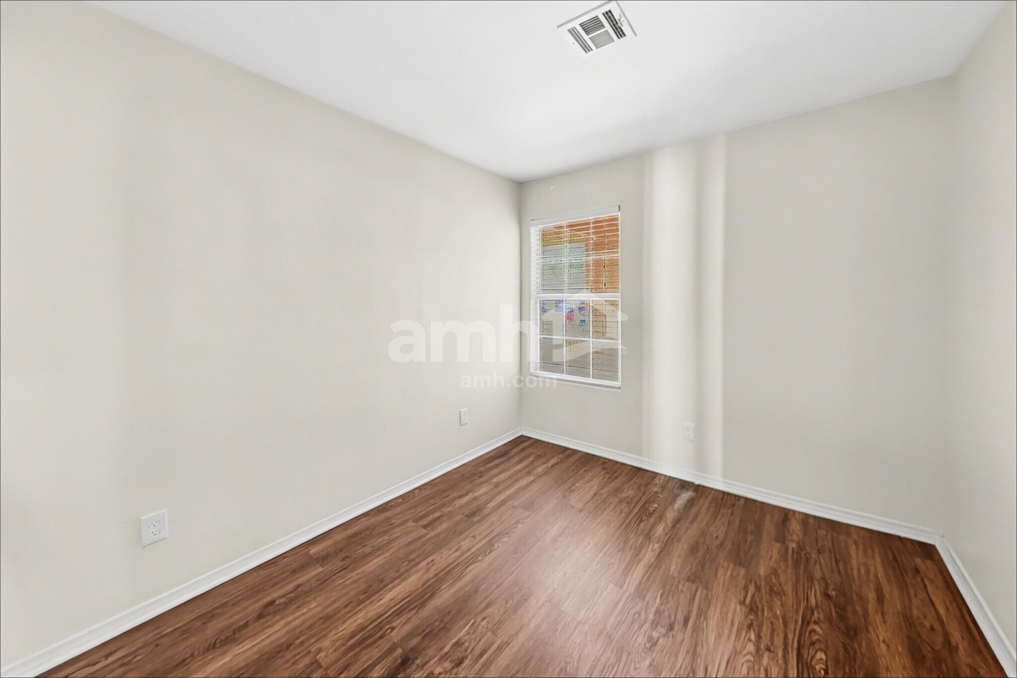 Building Photo - 222 Mariposa Way