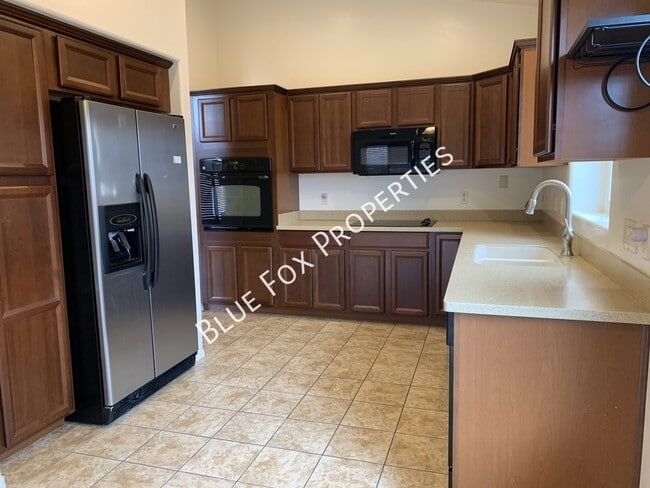 Building Photo - 11921 N Cantata Dr