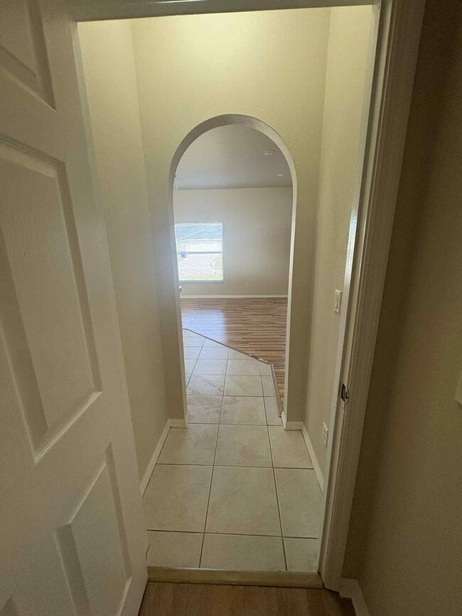 Building Photo - Charming 3-Bedroom 2 Bathroom and Garage in Lehigh Acres