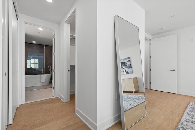 Building Photo - 33 Calvert St