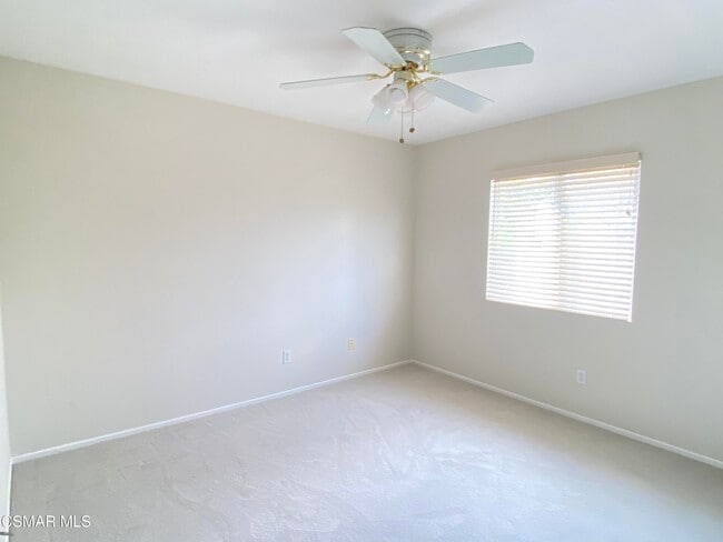 Building Photo - 559 Yarrow Dr