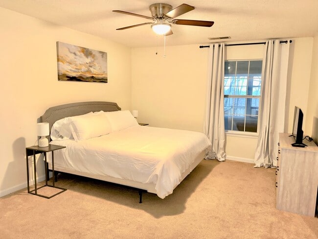 Building Photo - 2 bed, 2 bath townhome in Alabaster