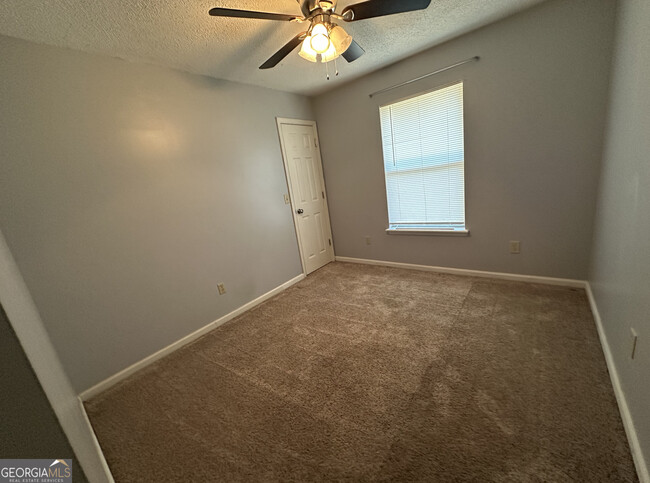 Building Photo - 127 Millers Trace Dr