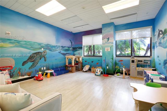 Building Photo - 999 SW 1st Ave