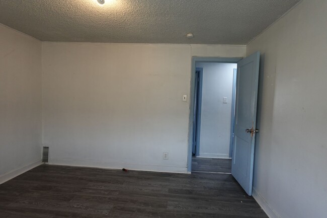 Building Photo - 7268 Leonard St