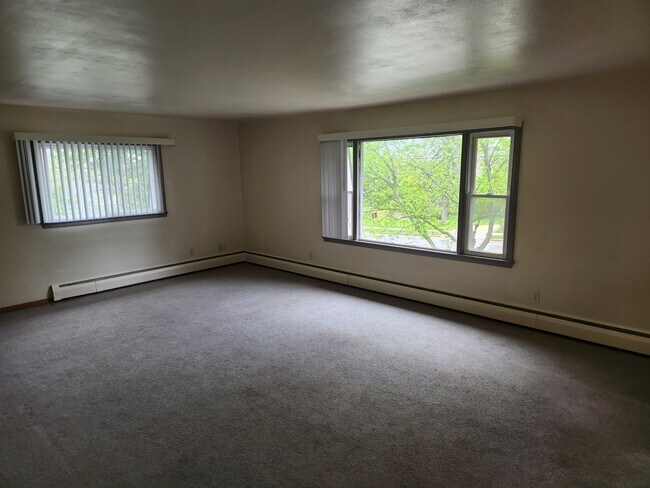 Building Photo - N 64 W23356-W24126 Main St