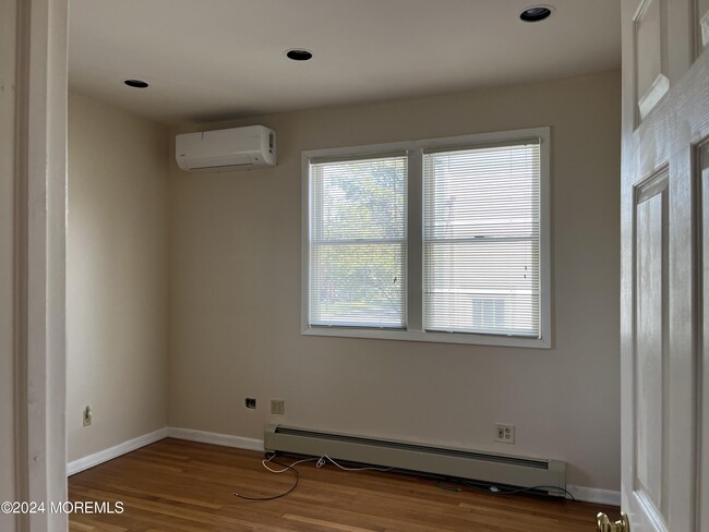Building Photo - 362 Prospect Ave