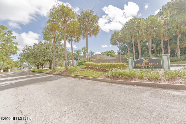 Building Photo - 1819 Ashmore Green Dr