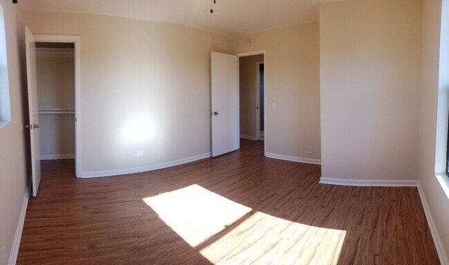 Building Photo - 3bdr duplex minutes from San Diego State!