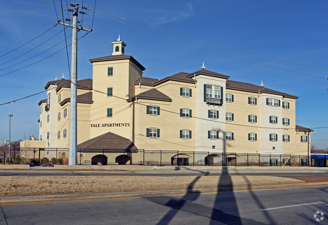 Primary Photo - Yale Apartments