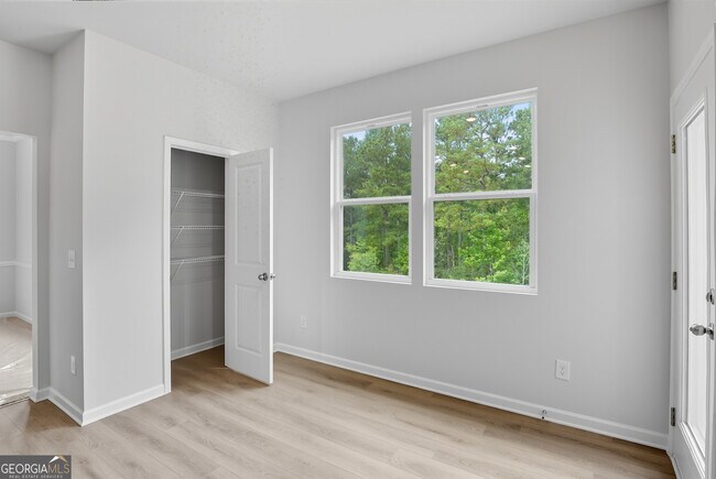 Building Photo - 680 River Run Dr