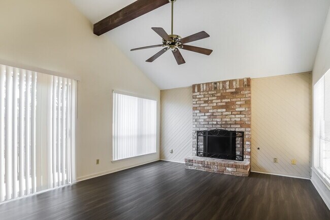 Building Photo - 11807 Gatlinburg Dr