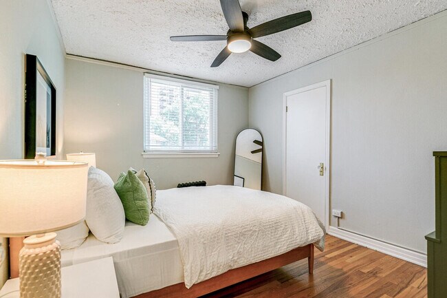 Building Photo - 1666 Detroit St