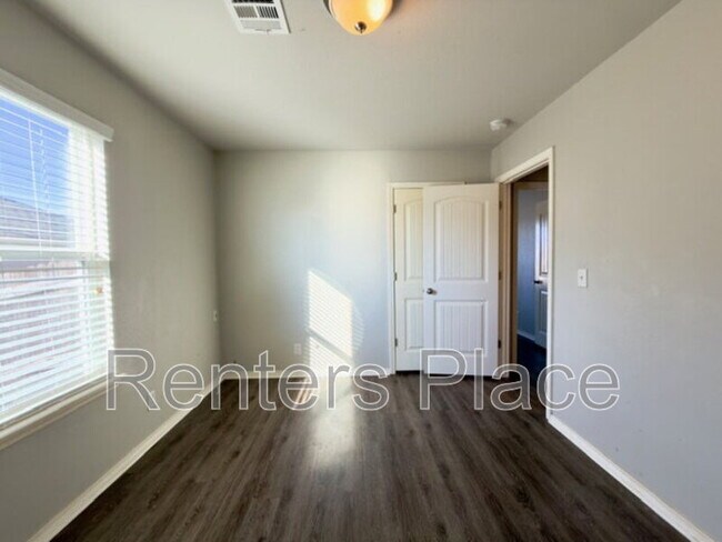 Building Photo - 6018 E 147th St S