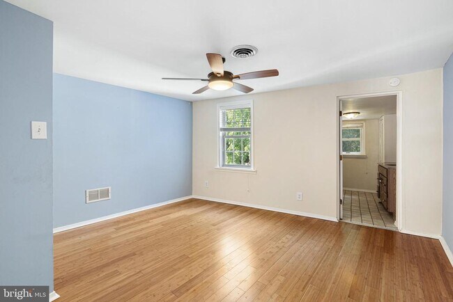 Building Photo - 4447 Baker St