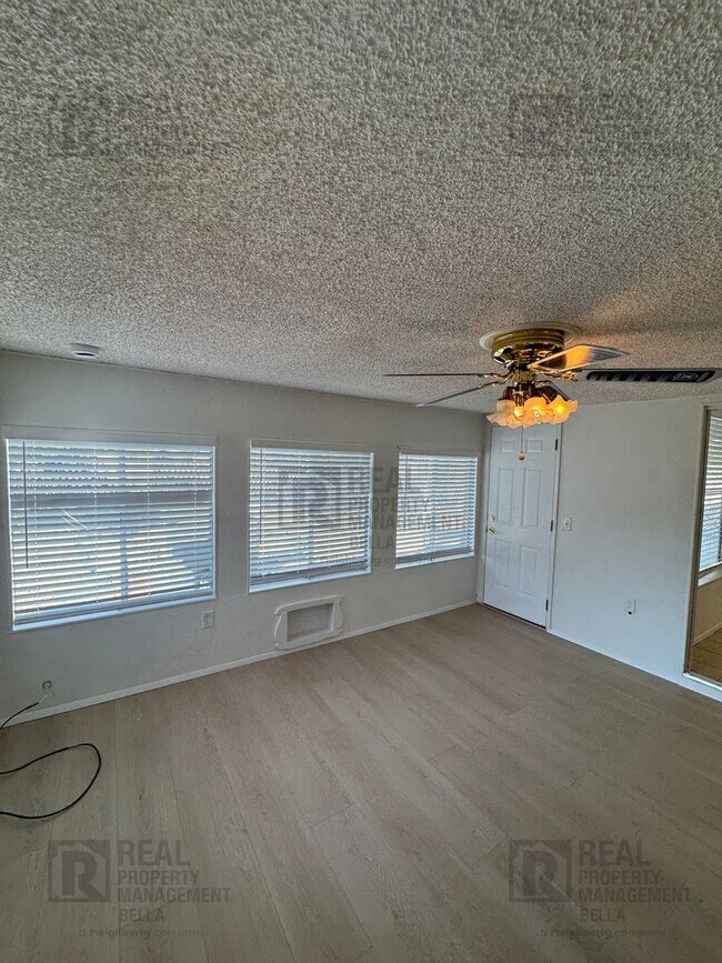 Building Photo - 55+ Community Gem: Open Floor Plan, Large Backyard & Clubhouse Amenities