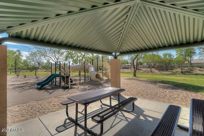 Building Photo - 2870 S Nebraska St