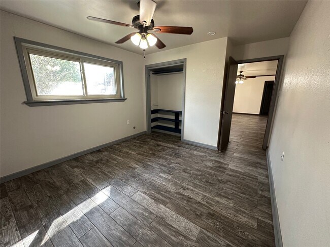 Building Photo - 22450 Oakley Rd