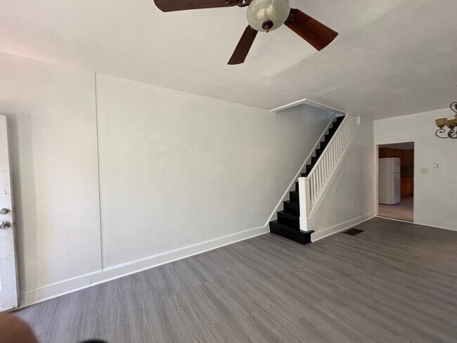 Building Photo - 4712 Knorr St